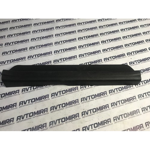 Накладка порога ліва внутрішня Hyundai i30 HB 2007-2012 858702R000